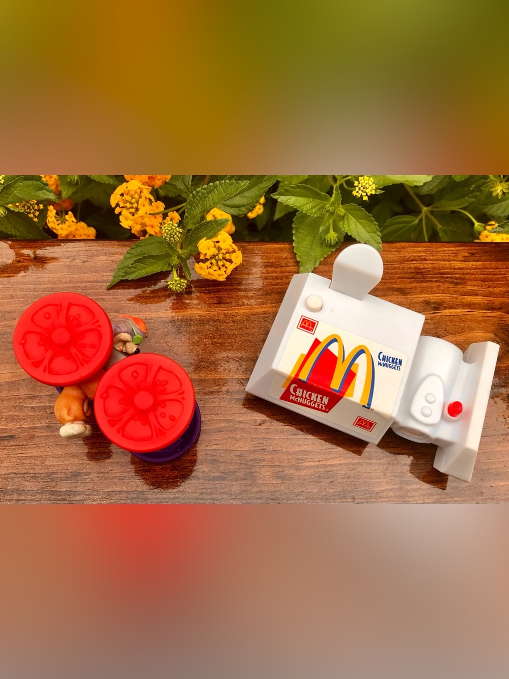 Vintage McDonald’s Happy Meal Toys Looney Tunes Reversible Car Nugget Spy Scope